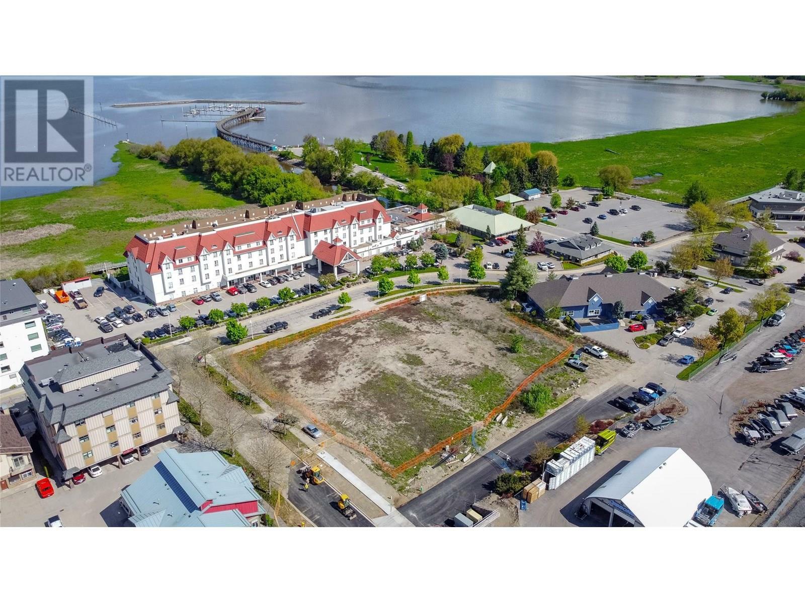 Property Photo:  250 Harbourfront Drive Northeast  BC V1E 0B3 