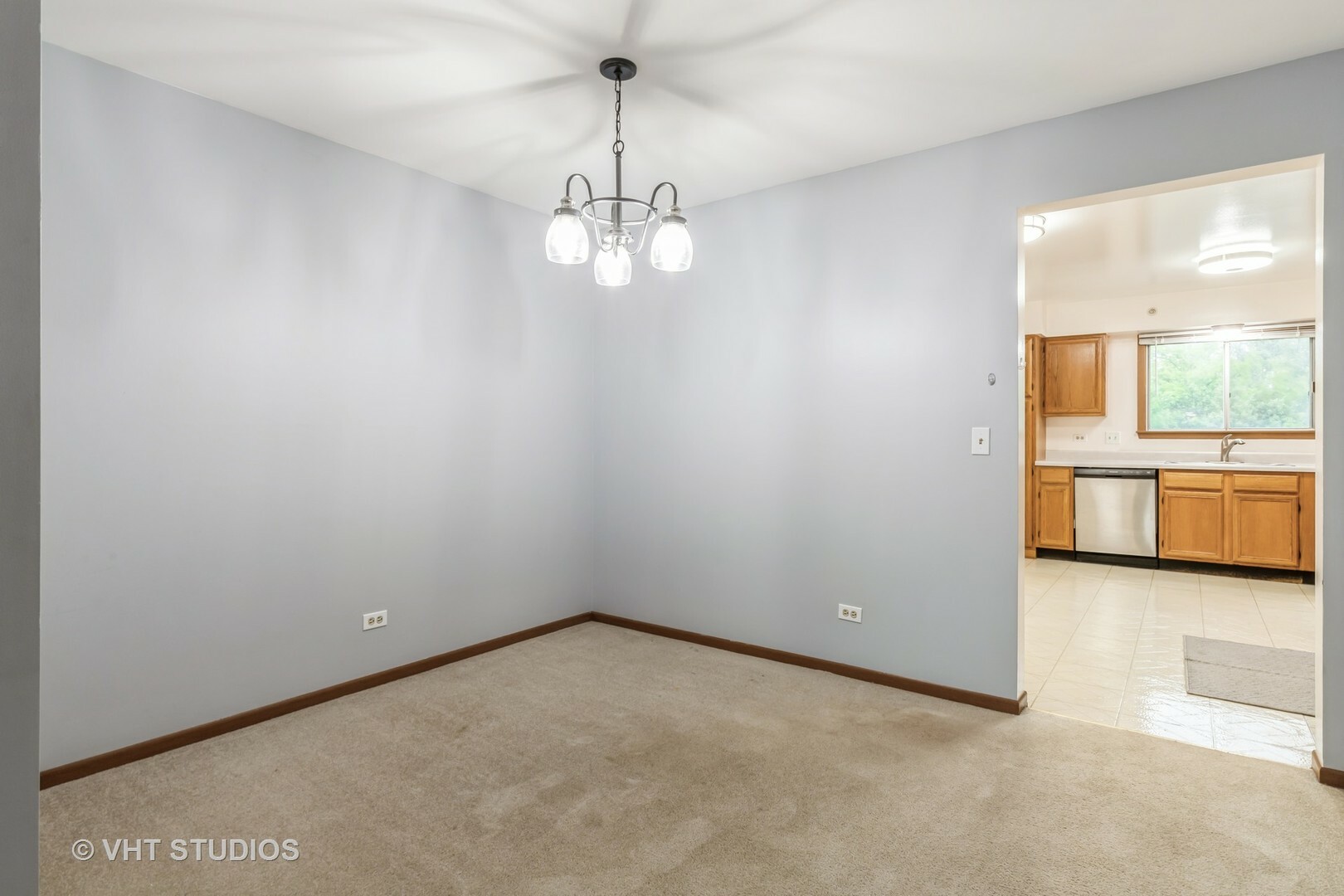 Property Photo:  1516 N River West Court 2A  IL 60056 