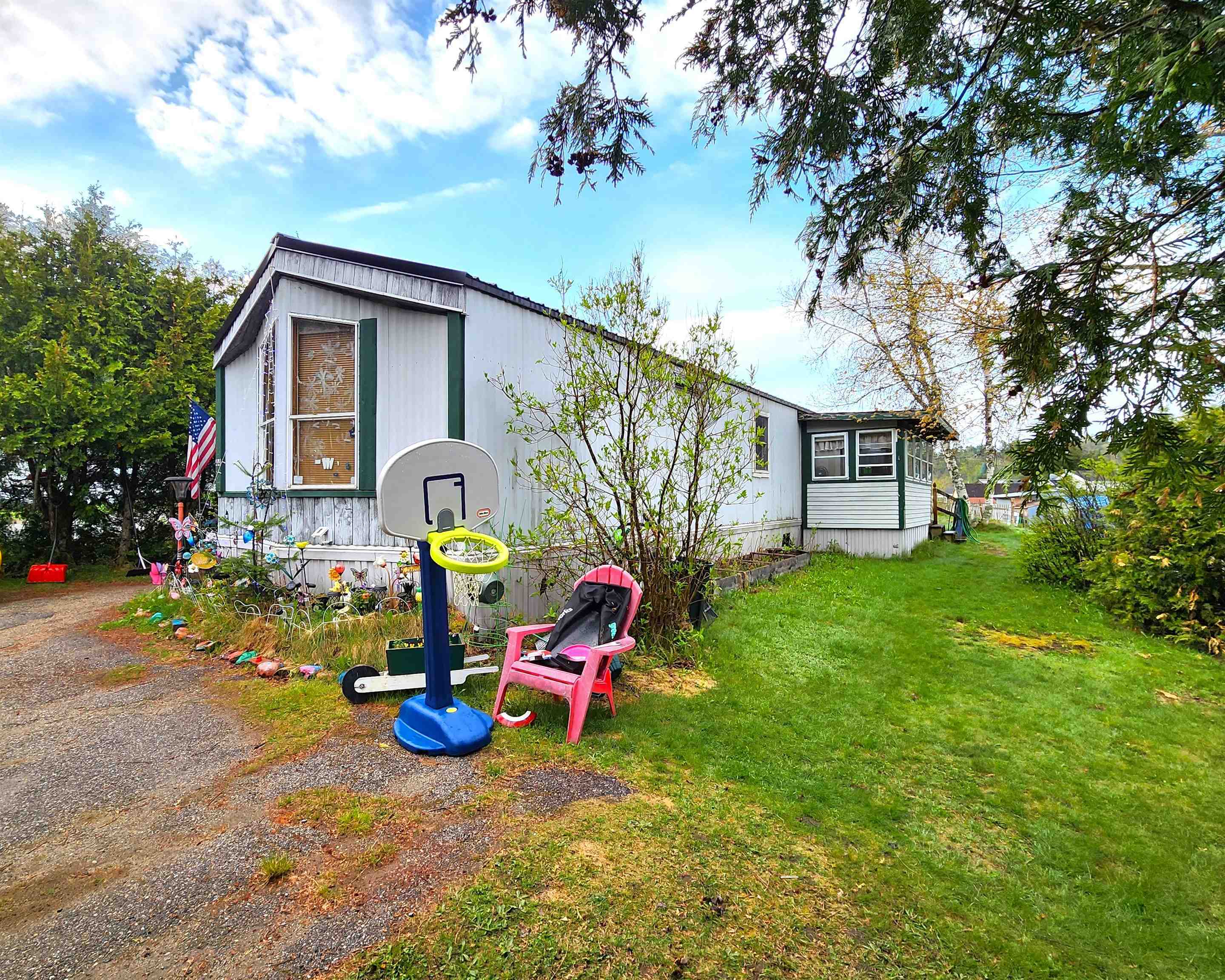 Property Photo:  44 Meadowmist Drive  NH 03598 