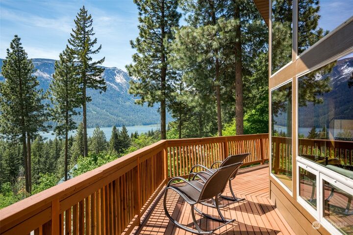 Property Photo:  16646 Lakeview Drive  WA 98826 
