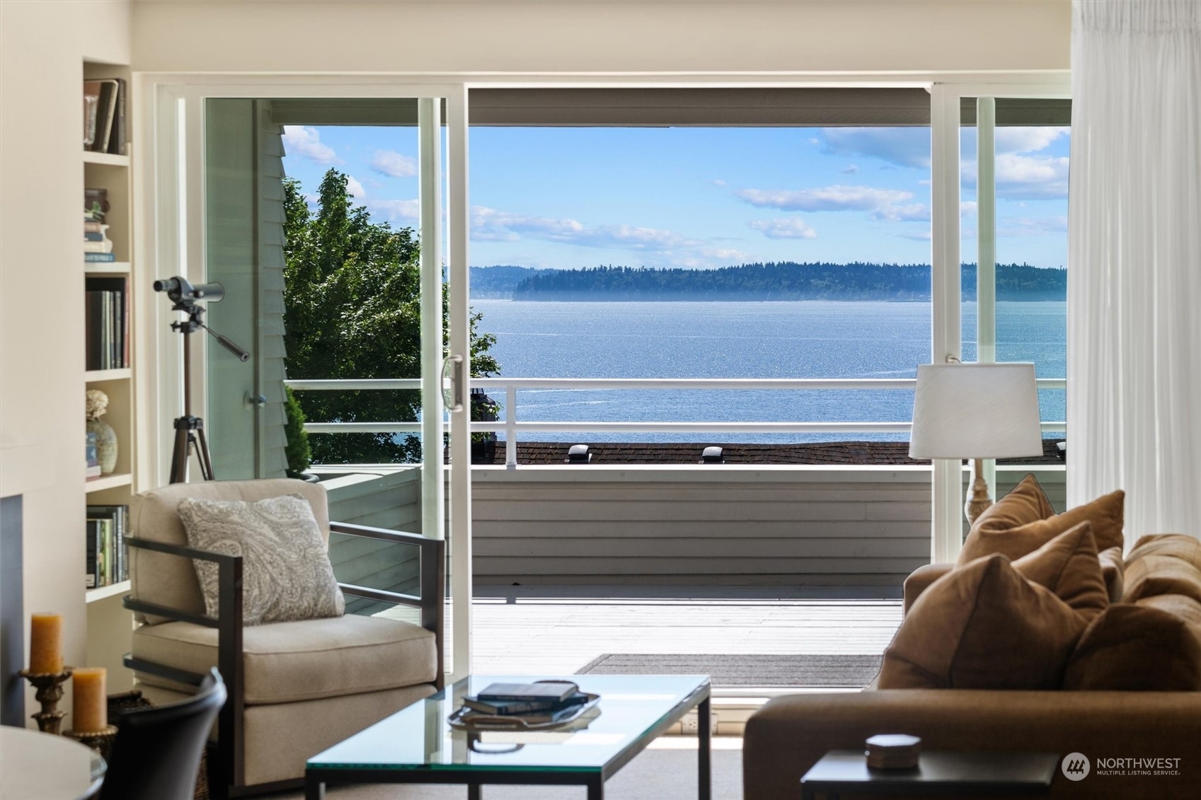 Property Photo: 4248 Chilberg Avenue SW 101 WA 98116