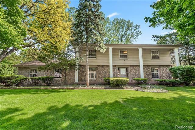 Property Photo:  766 Woodchester Drive  MI 48304 