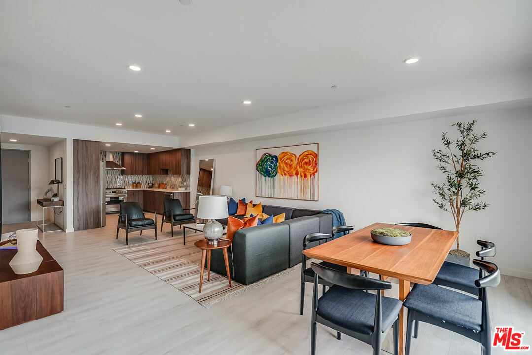 Property Photo:  1021 S Shenandoah St 502  CA 90035 