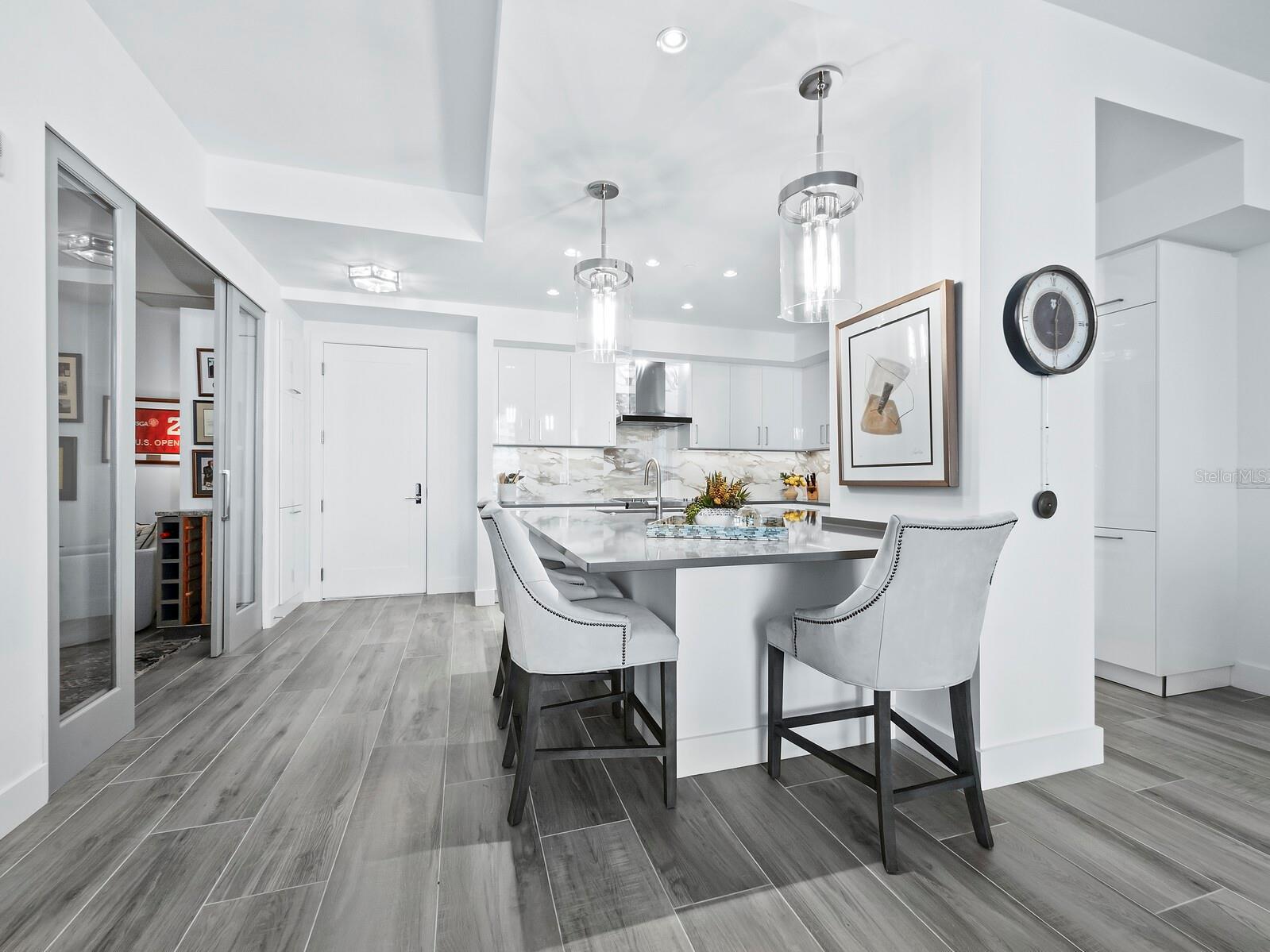 Property Photo: 111 S Pineapple Avenue 1010 FL 34236