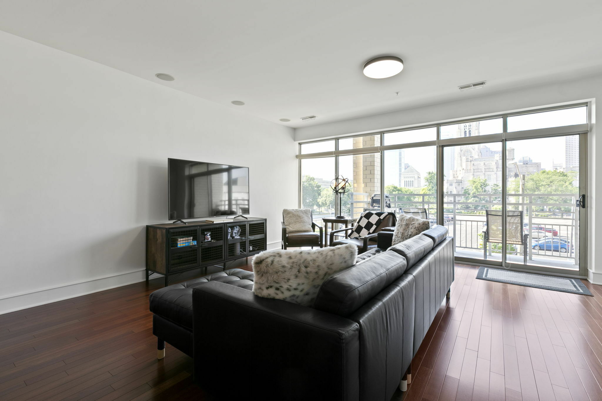 Property Photo:  802 N Meridian Street Unit 204  IN 46204 