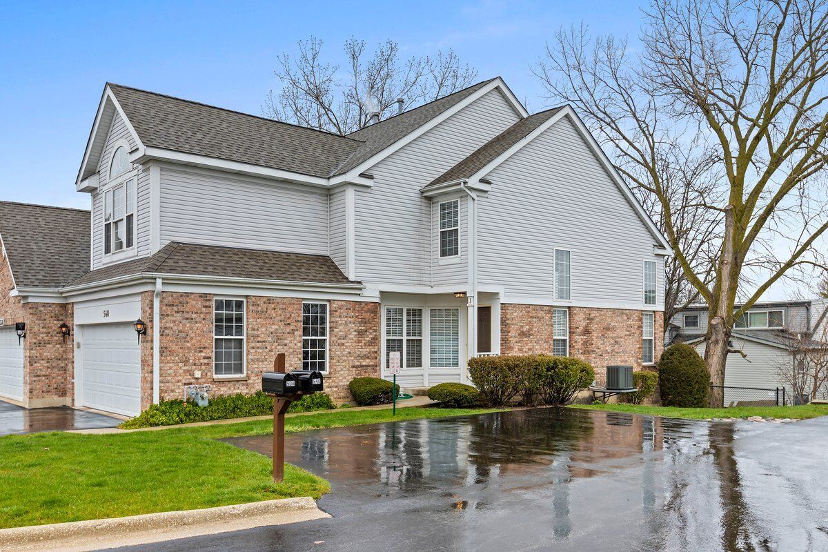 Property Photo: 540 Citadel Circle IL 60559