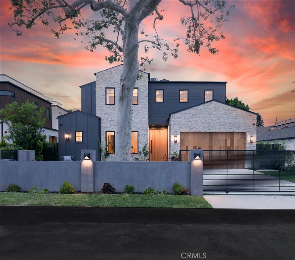 Property Photo: 4635 Burnet Avenue CA 91403