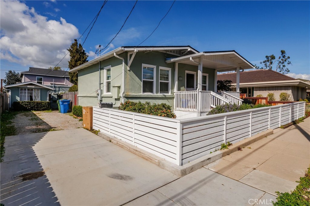 Property Photo:  1052 Peach Street  CA 93401 