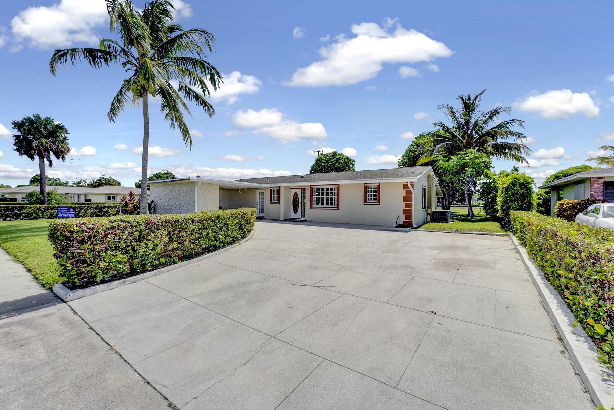 Property Photo:  1107 S Mangonia Circle  FL 33401 