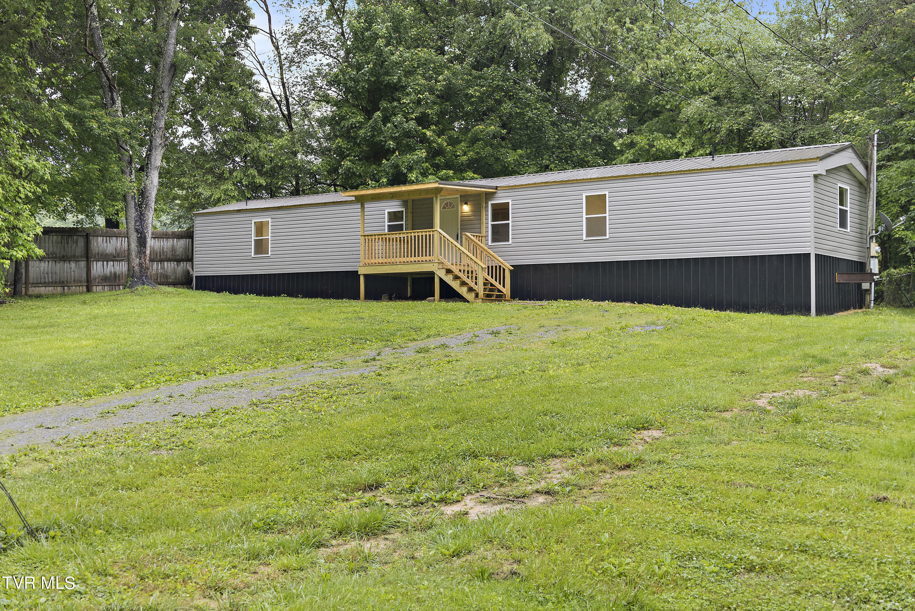 Property Photo:  183 Hidden Oaks Drive  TN 37601 