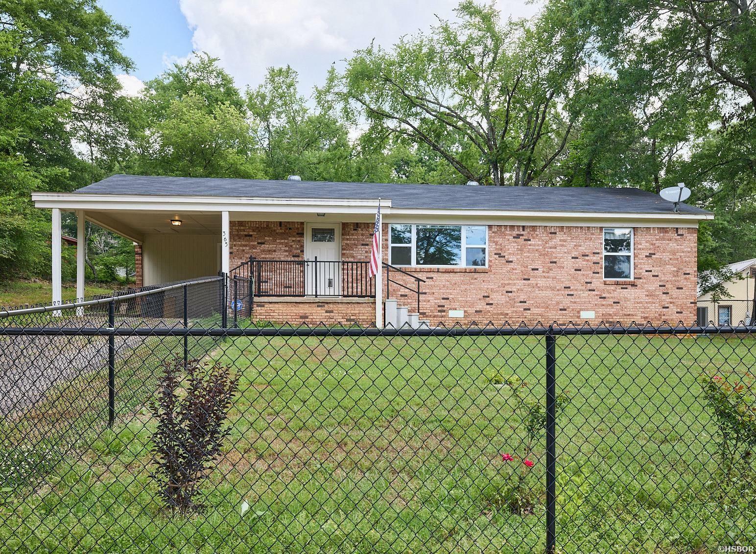 Property Photo:  365 Ridgeway Street  AR 71901 