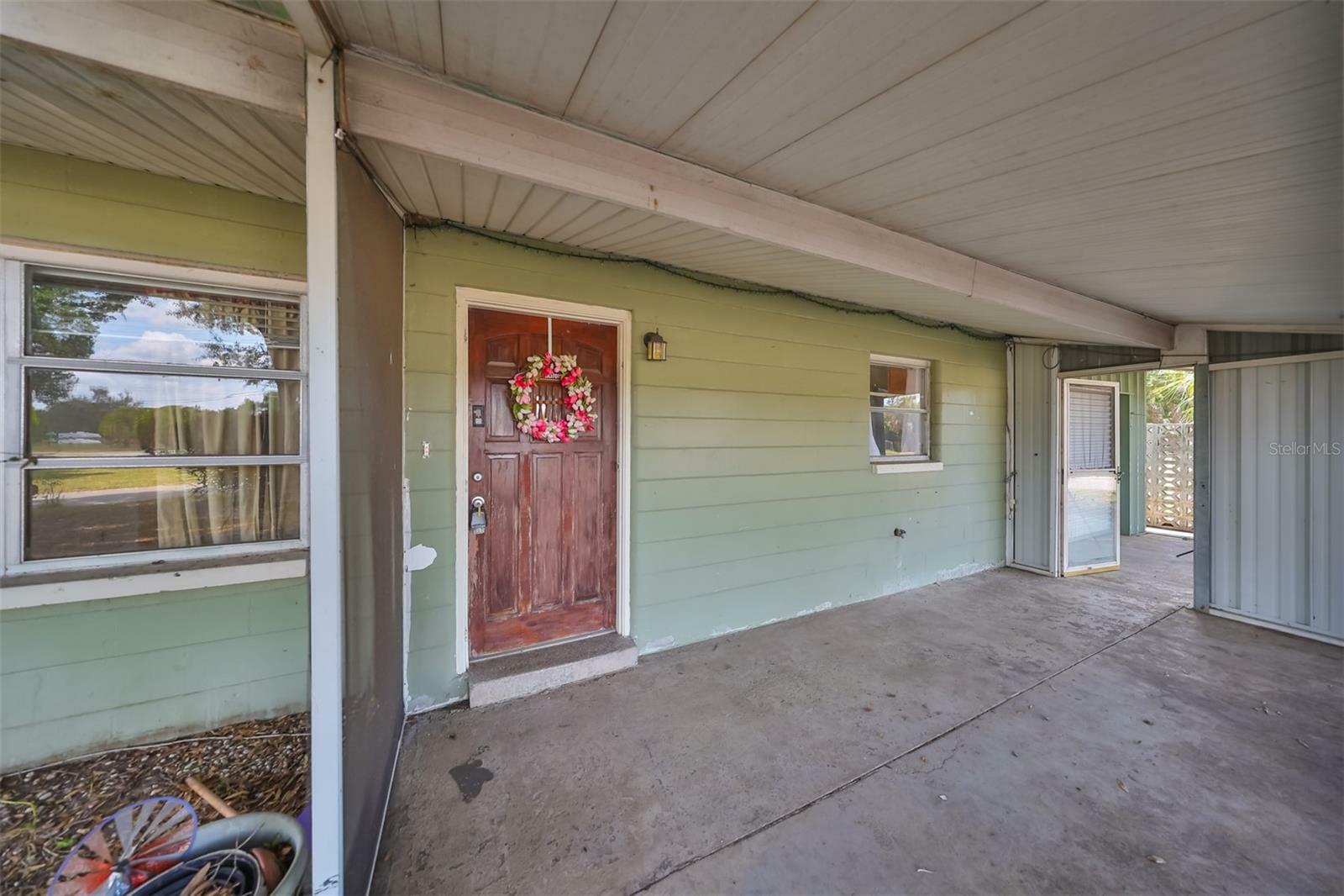 Property Photo:  212 Francis Drive  FL 33572 