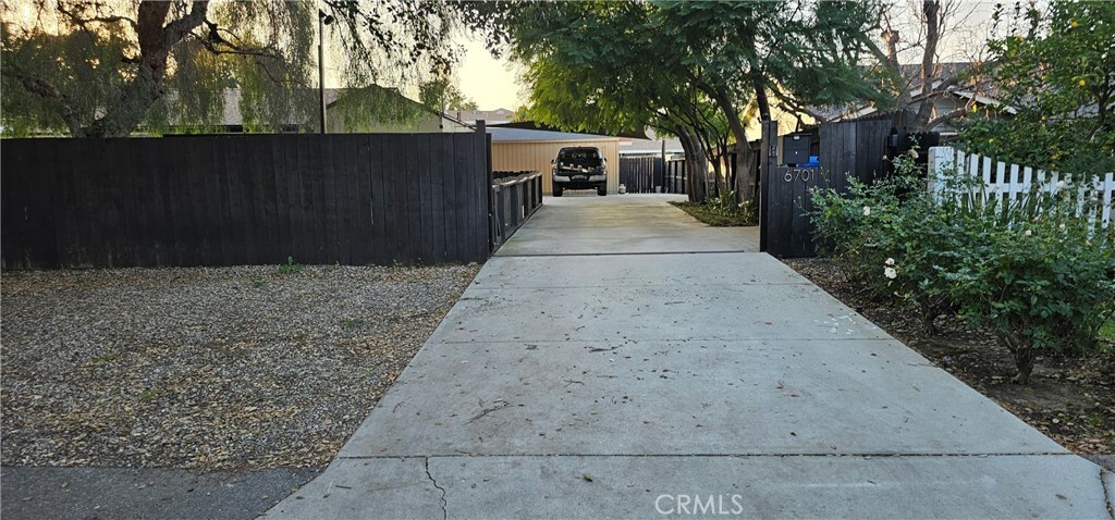 Property Photo:  6701 Andasol Avenue  CA 91406 