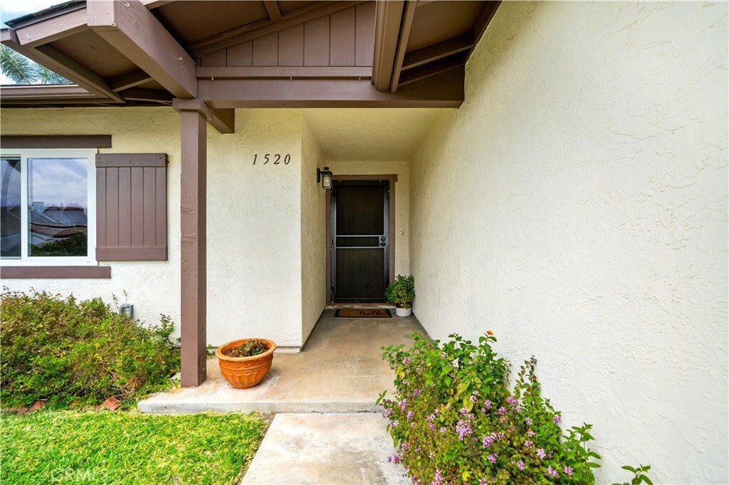 Property Photo:  1520 Havenwood Drive  CA 92056 