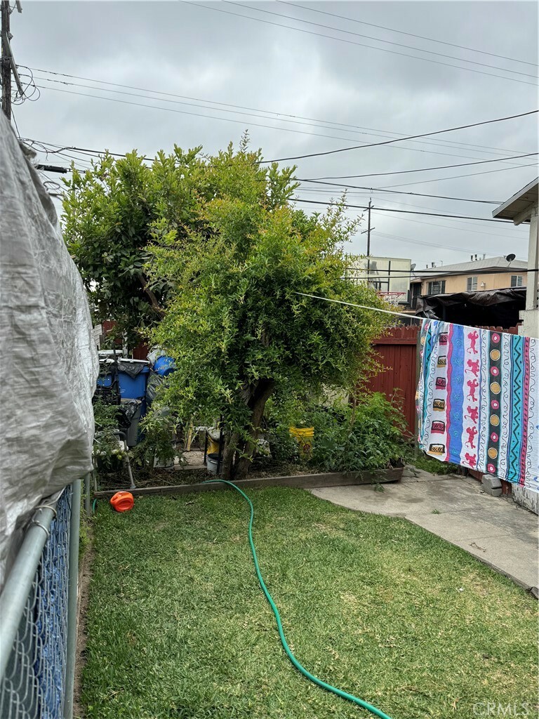 Property Photo:  1344 E 43rd Place  CA 90011 