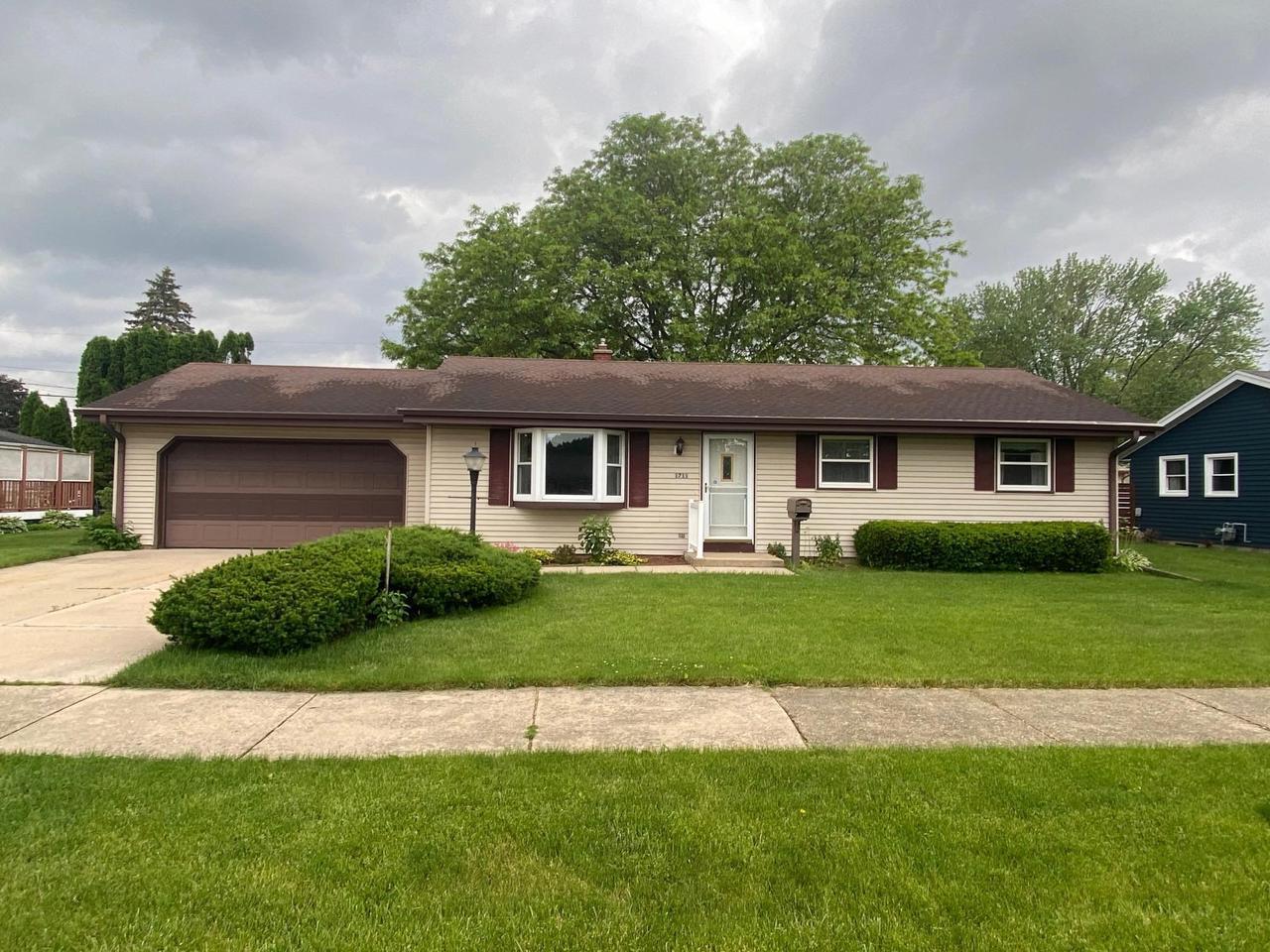 Property Photo: 1711 Greenwich Lane WI 53545