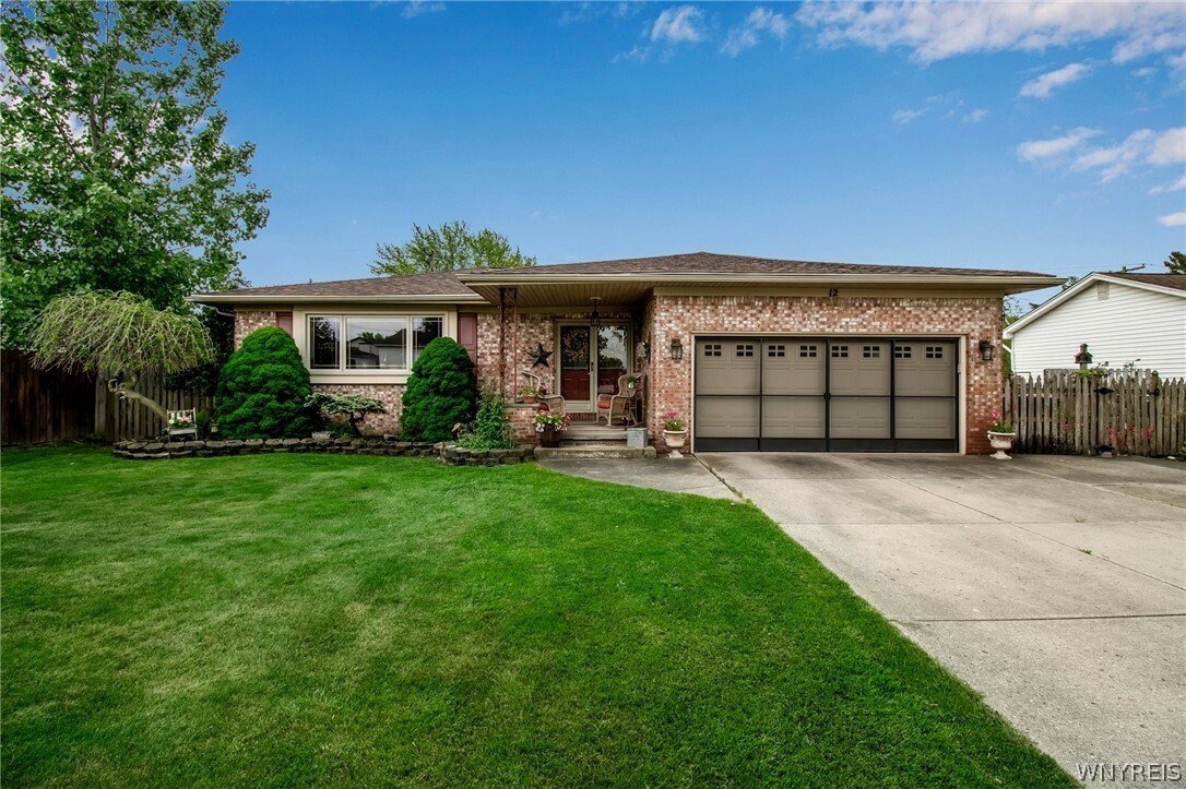 Property Photo: 12 Kennedy Court NY 14086