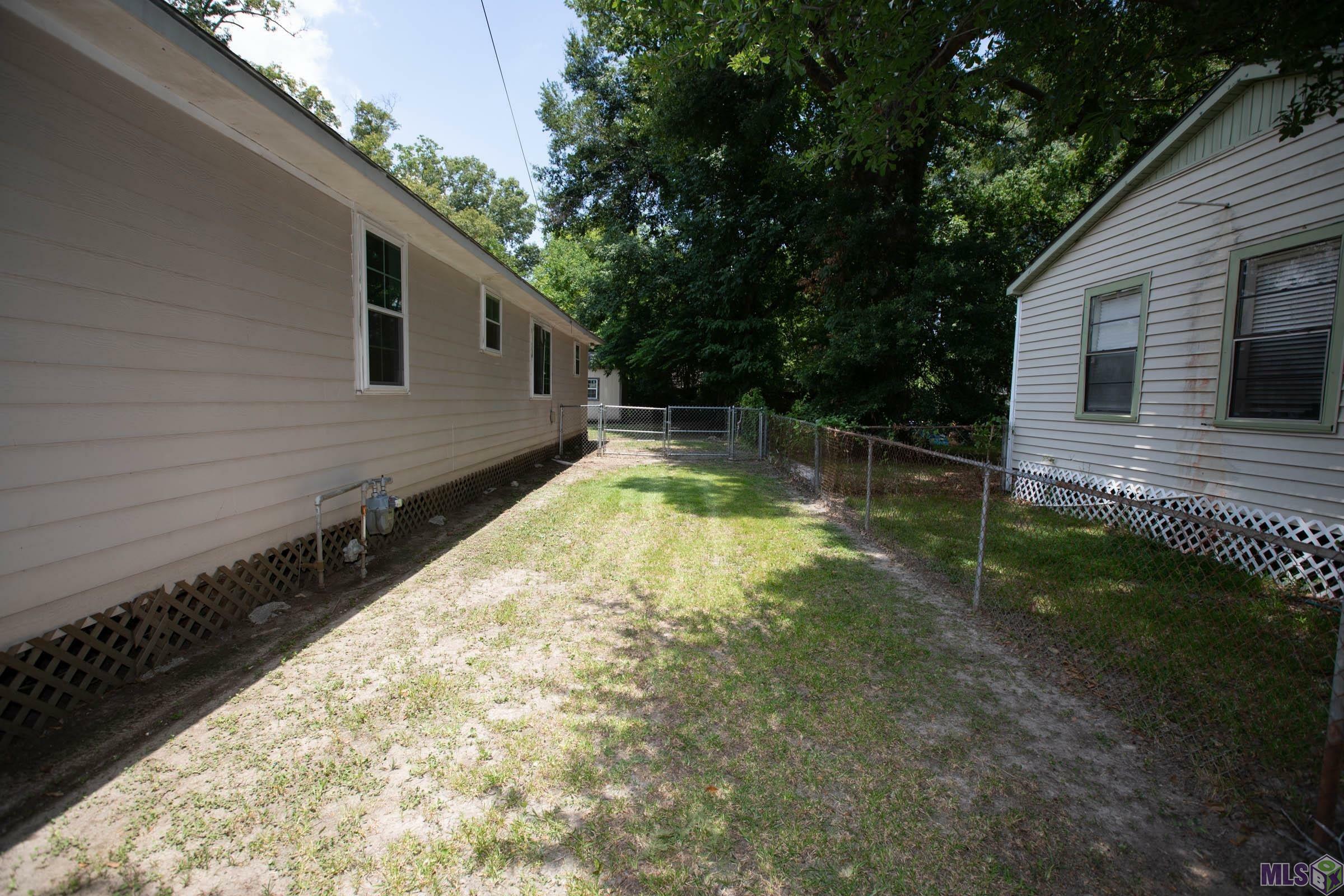 Property Photo:  5015 Sumrall  LA 70811 