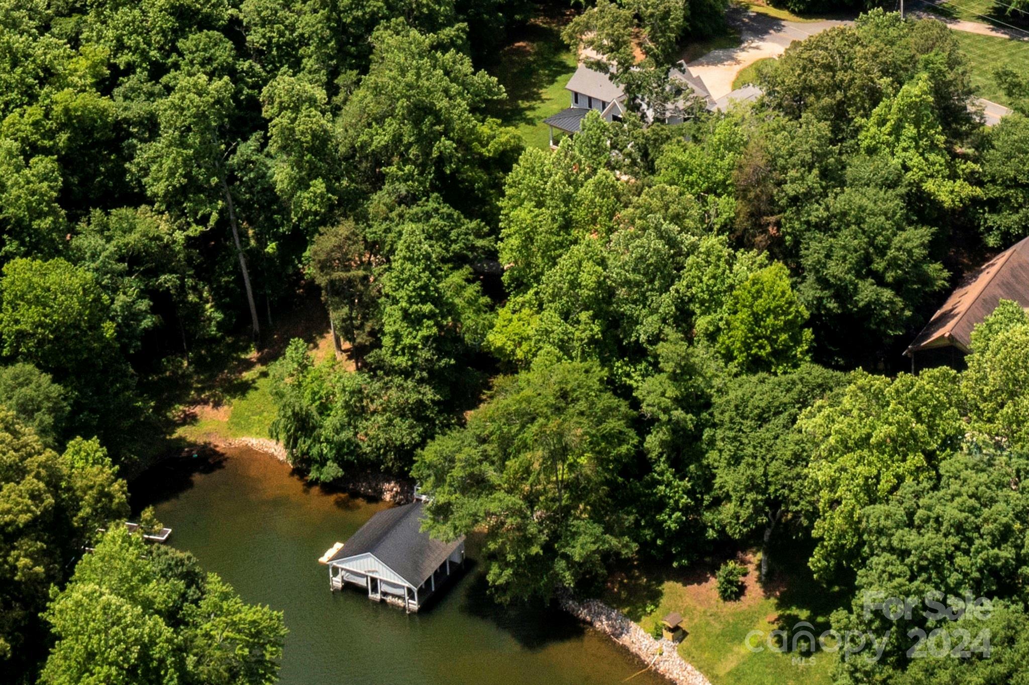 Property Photo:  1420 Roundstone Road  NC 28673 