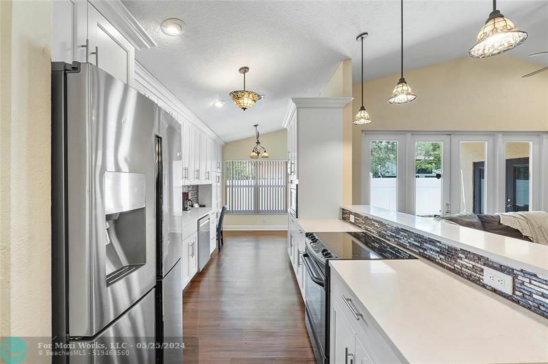 Property Photo:  6150 NW 76th Ct  FL 33067 