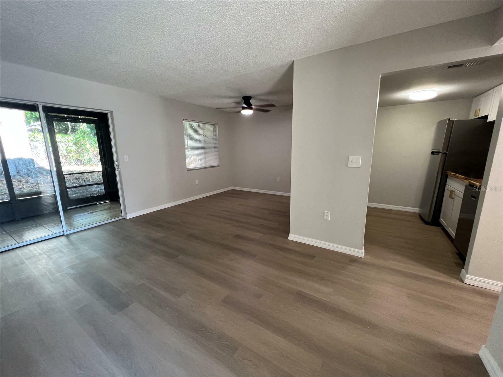 Property Photo:  2611 Pine Lake Terrace B  FL 34237 
