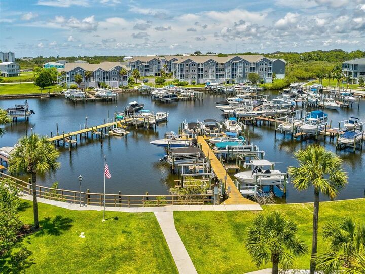 Property Photo:  5577 Sea Forest Drive #11  FL 34652 