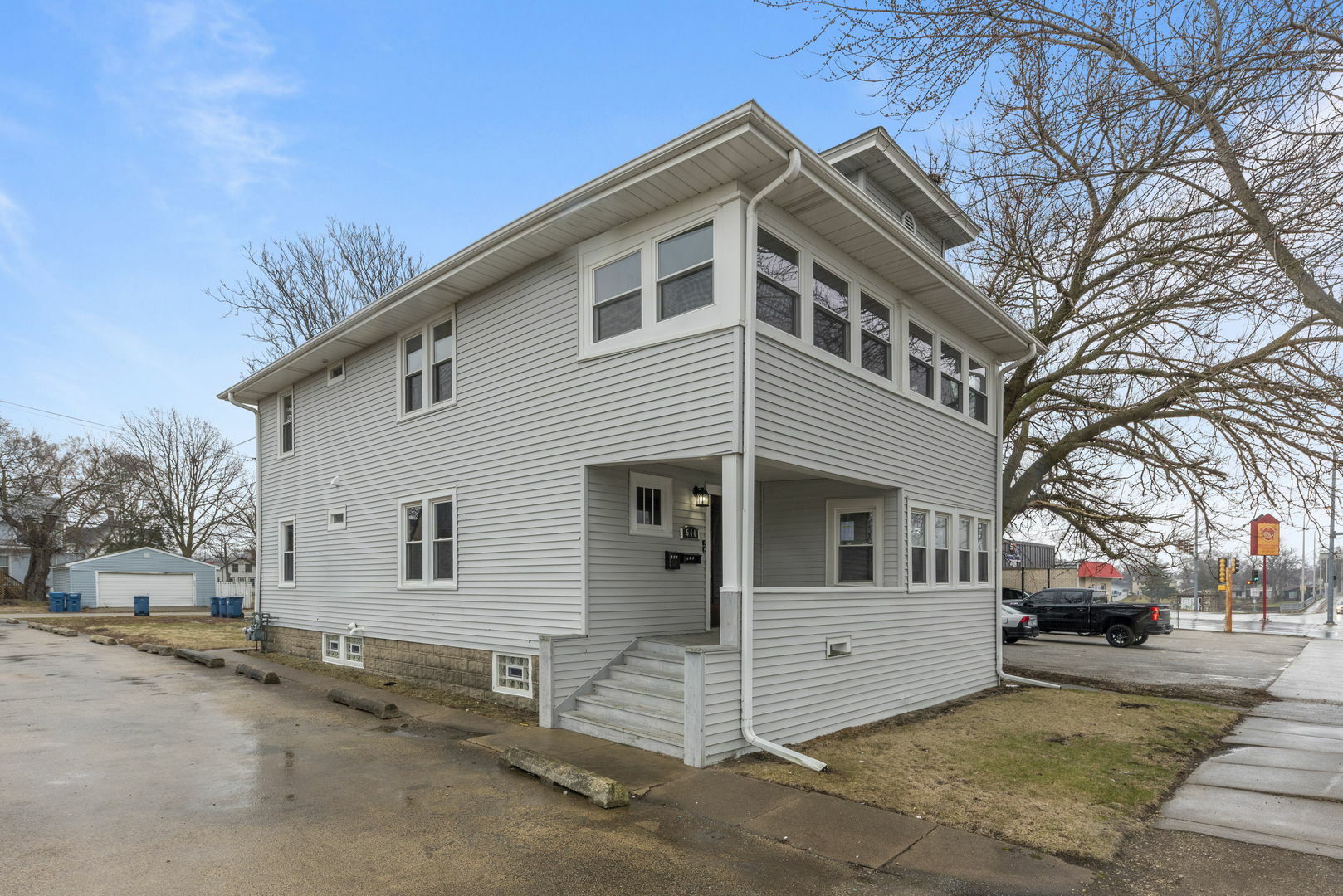 Property Photo:  544 S Schuyler Avenue 2  IL 60901 