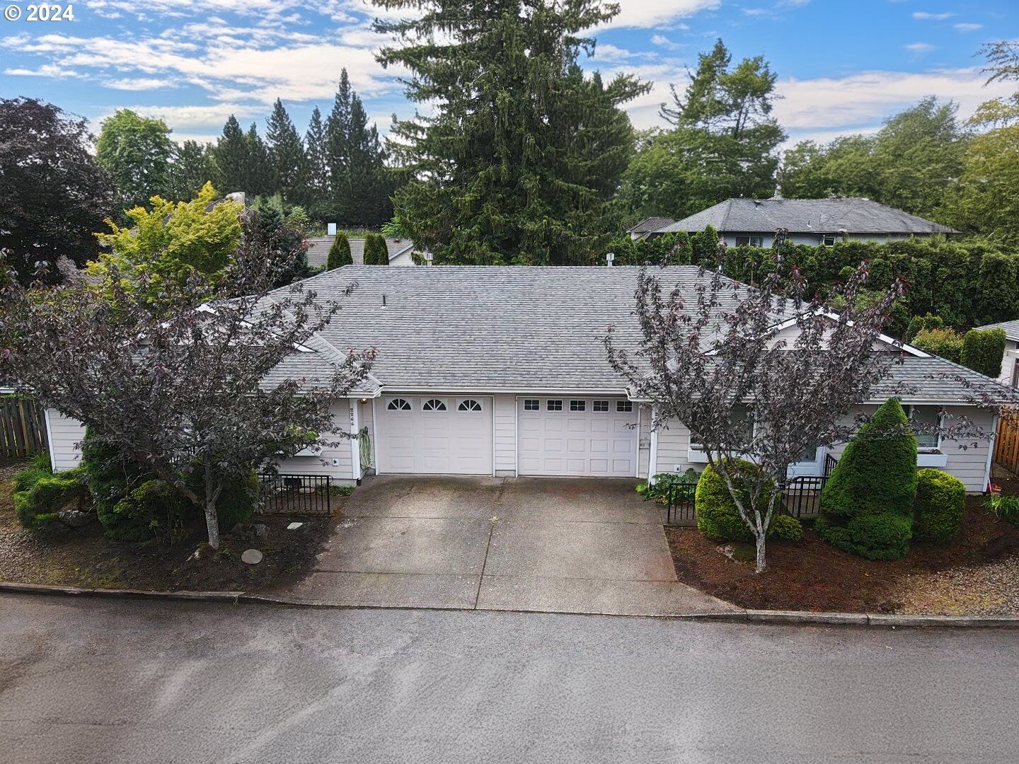 Property Photo: 2262 NE 162nd Ave OR 97230