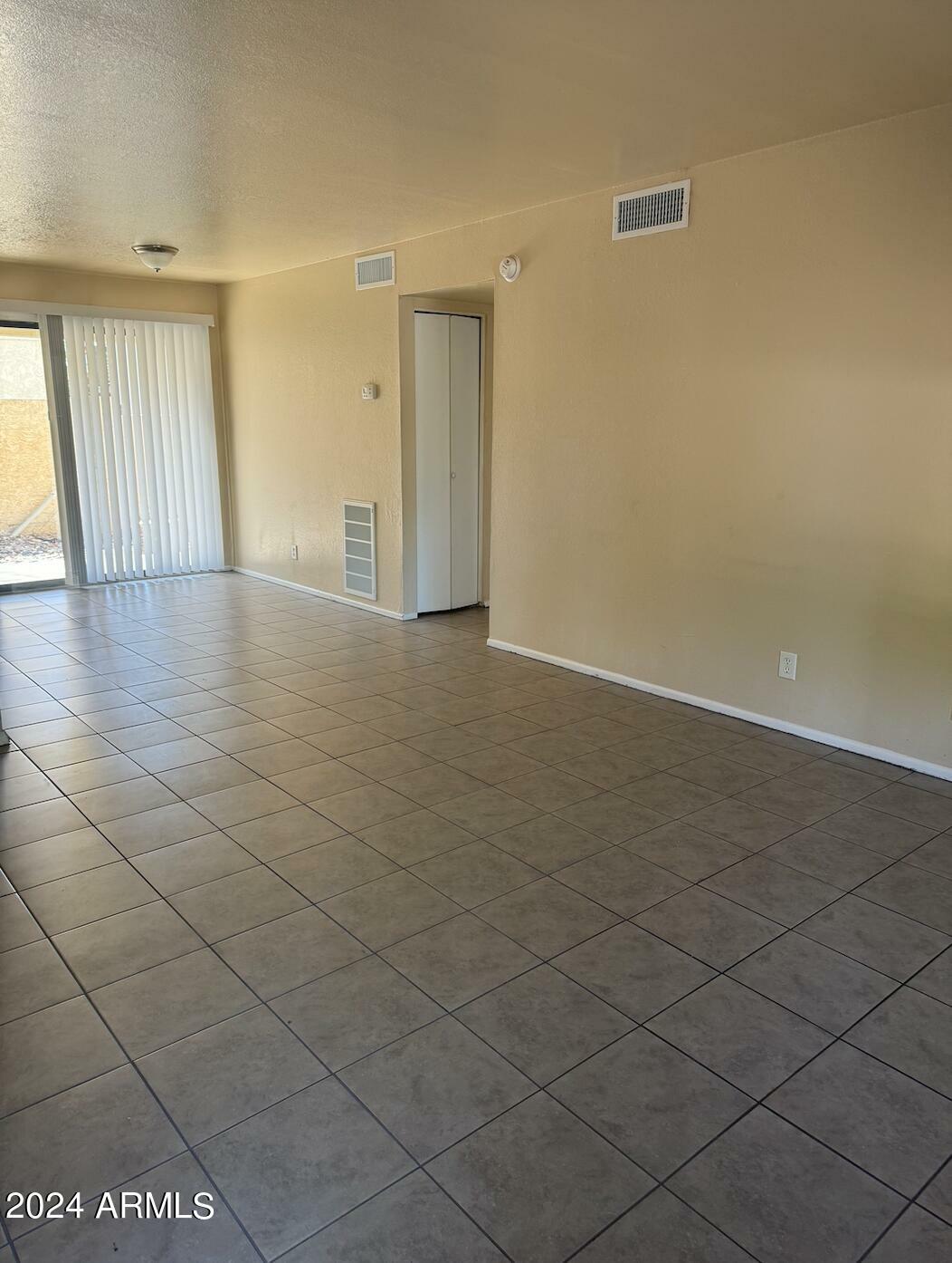 1440 S Kenneth Place 102  Tempe AZ 85281 photo