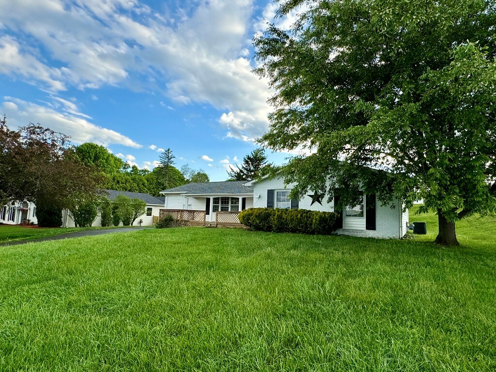 Property Photo:  611 Mayapple Lane  WV 24901 