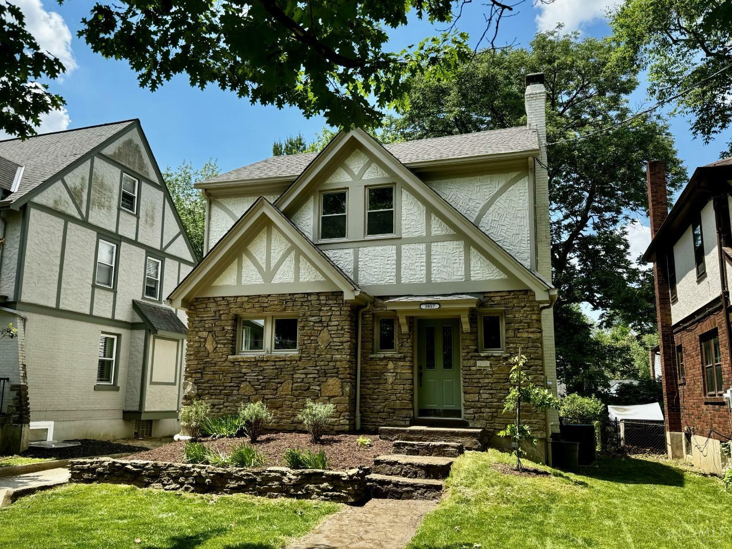 Property Photo: 3857 Homewood Road OH 45227