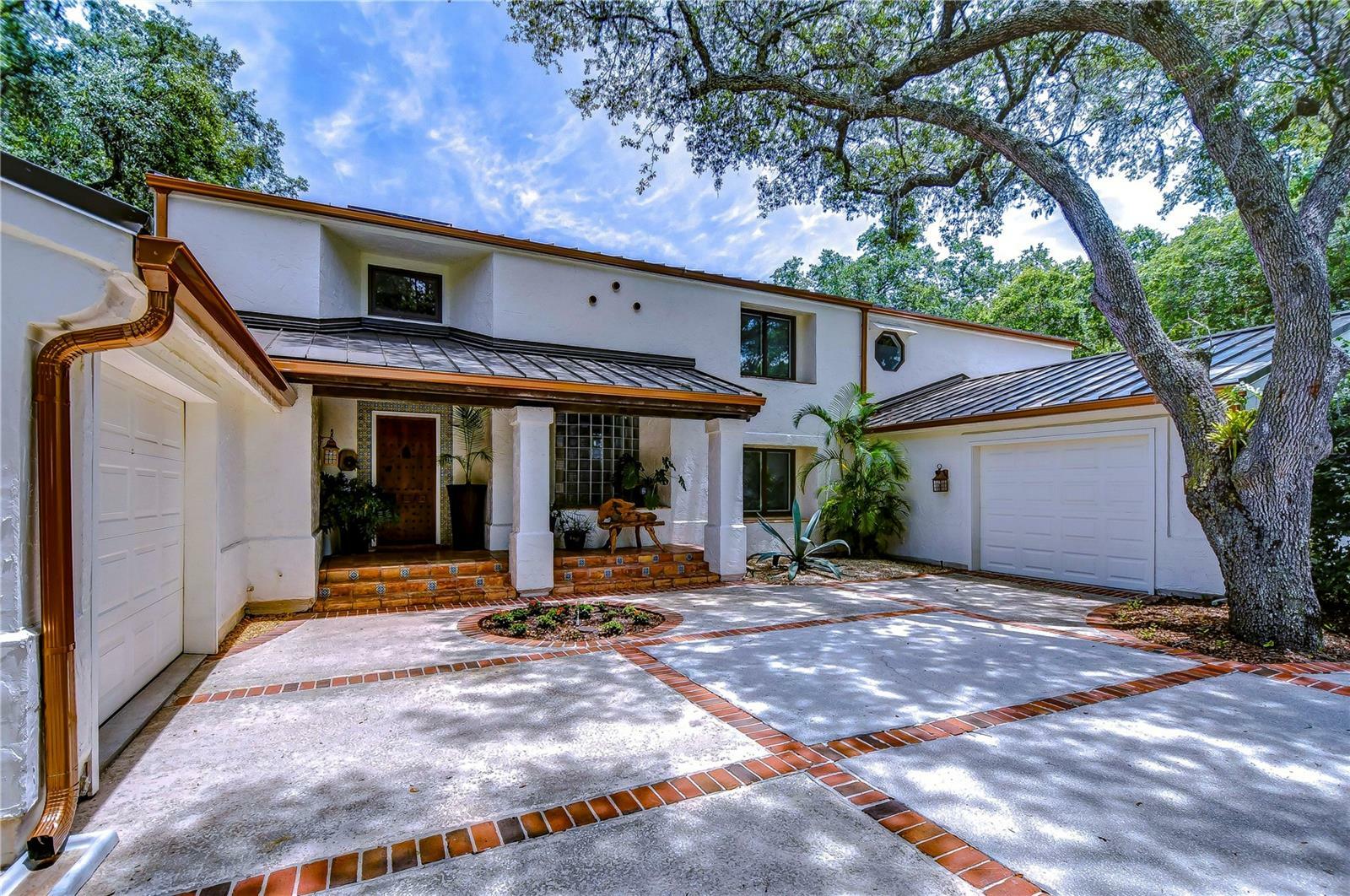 Property Photo: 16403 Avila Boulevard FL 33613