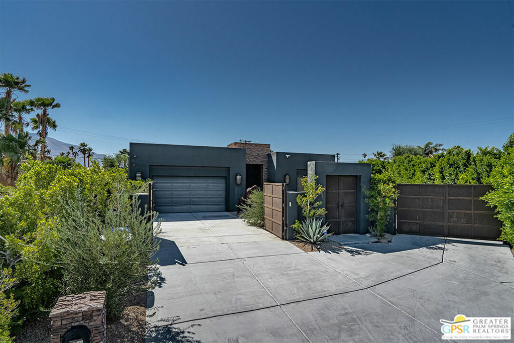 Property Photo:  2600 E Vincentia Road  CA 92262 