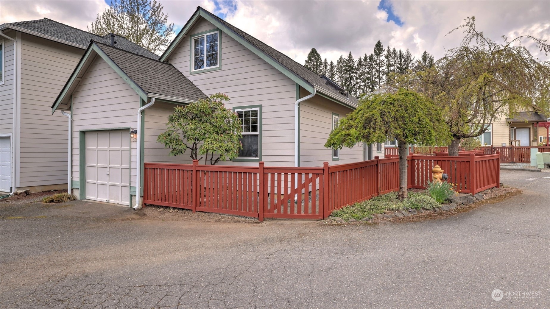 Property Photo:  25123 Roberts Drive 306  WA 98010 