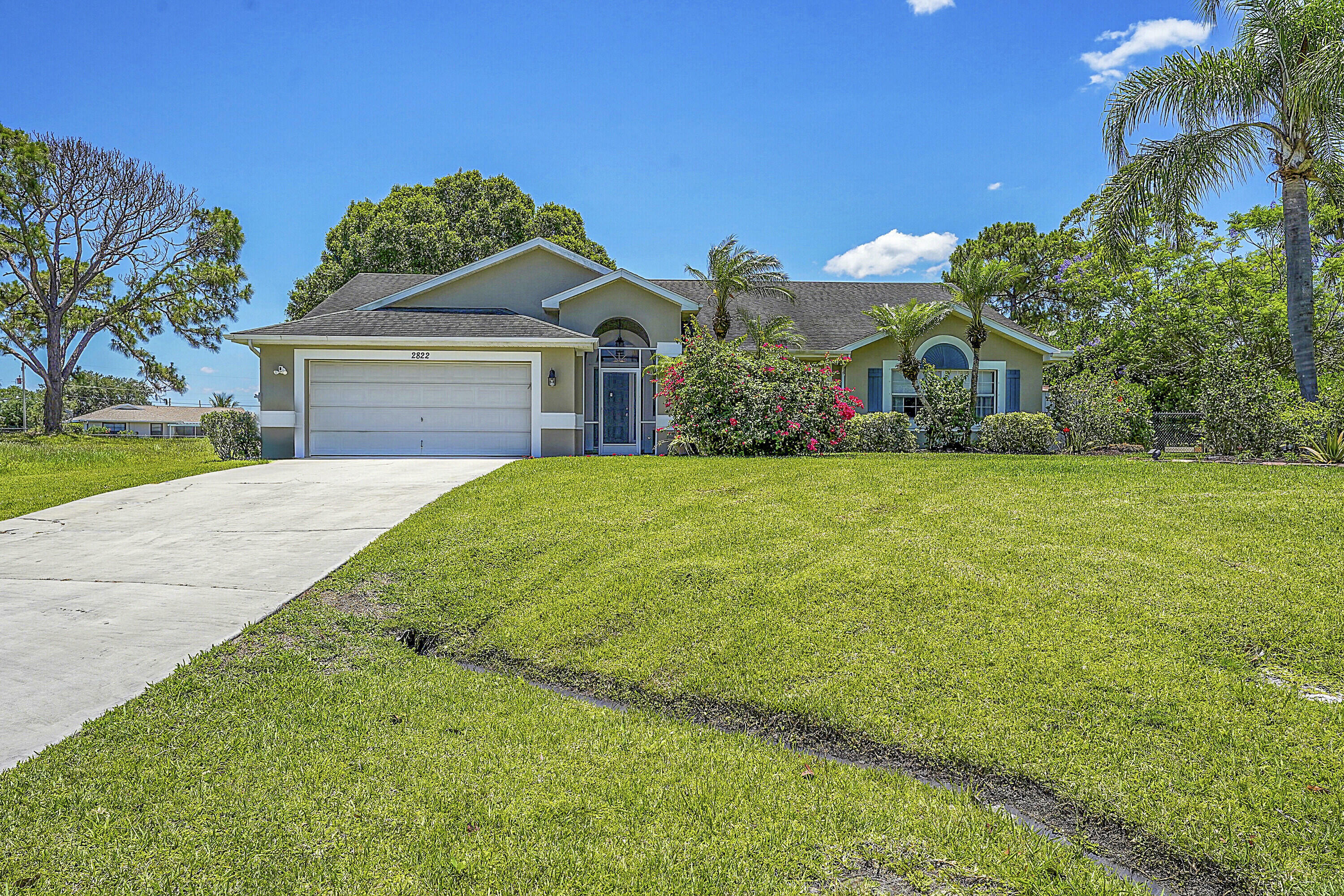 Property Photo:  2822 SW Teulon Court  FL 34953 