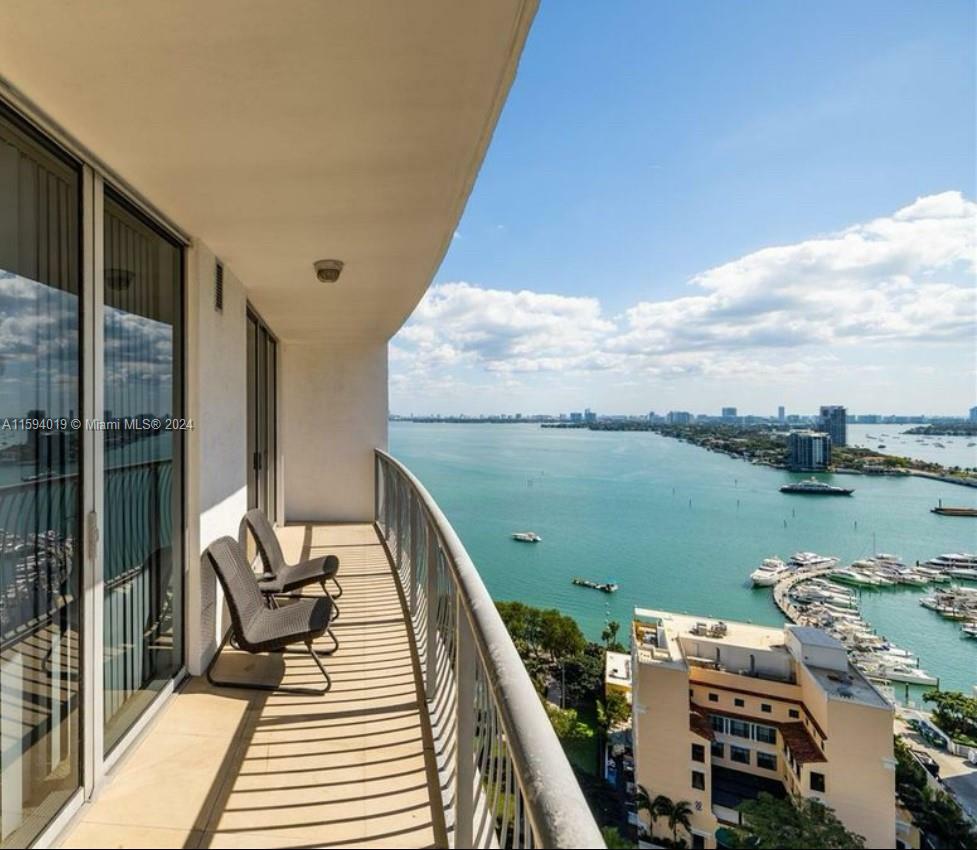 Property Photo:  1750 N Bayshore Dr 2304  FL 33132 