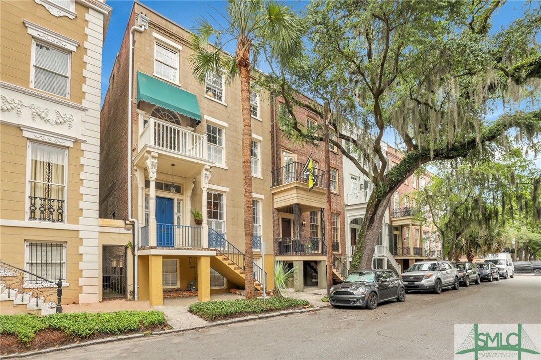 Property Photo: 16 E Taylor Street GA 31401