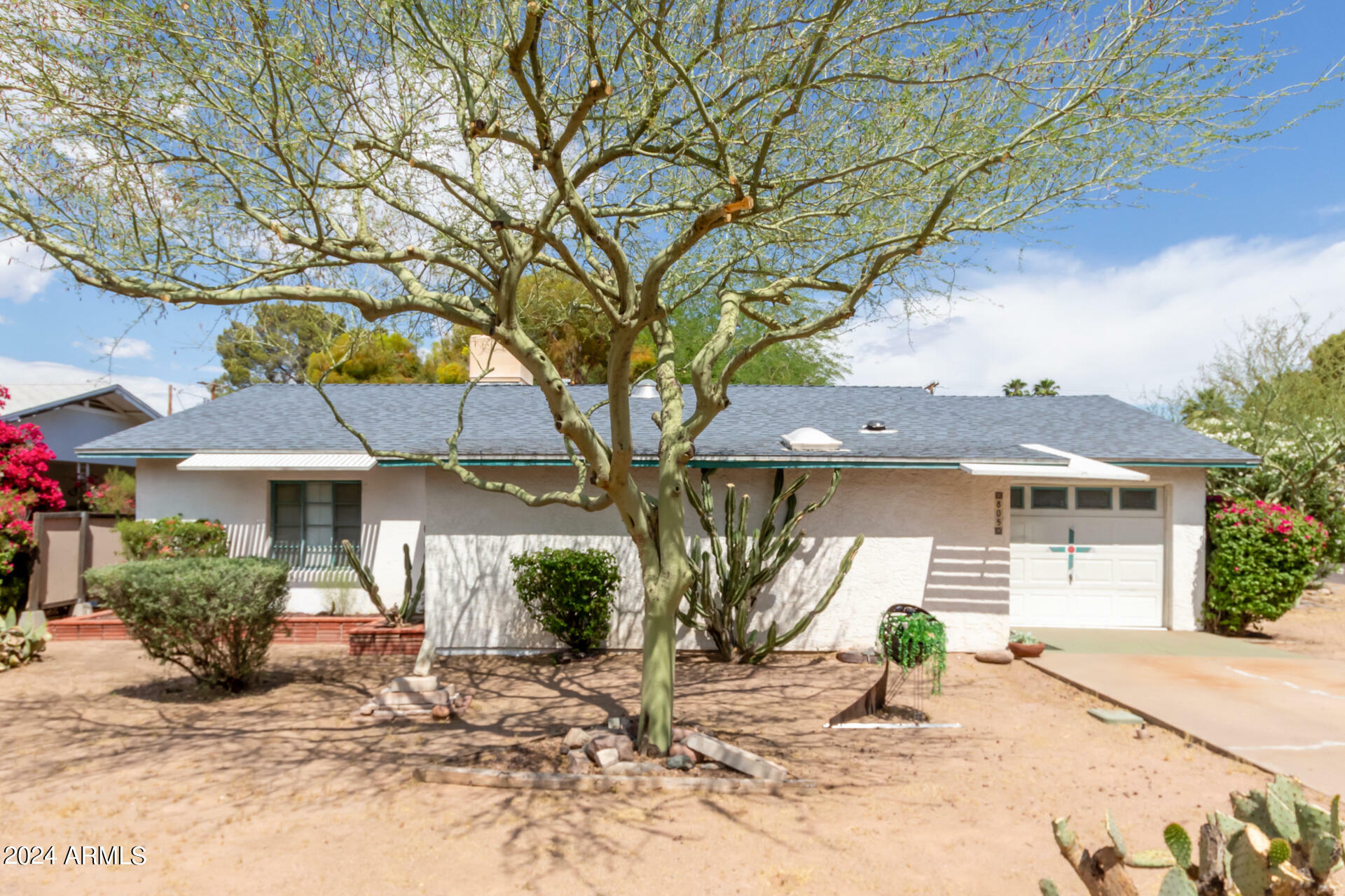 805 N Robson --  Mesa AZ 85201 photo