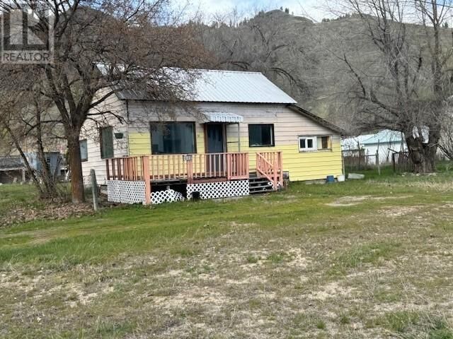 Property Photo:  693 Ninth Avenue  BC V0H 1M0 