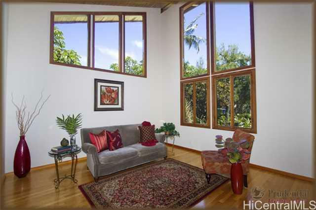 55 S Kalaheo Avenue  Kailua HI 96734 photo