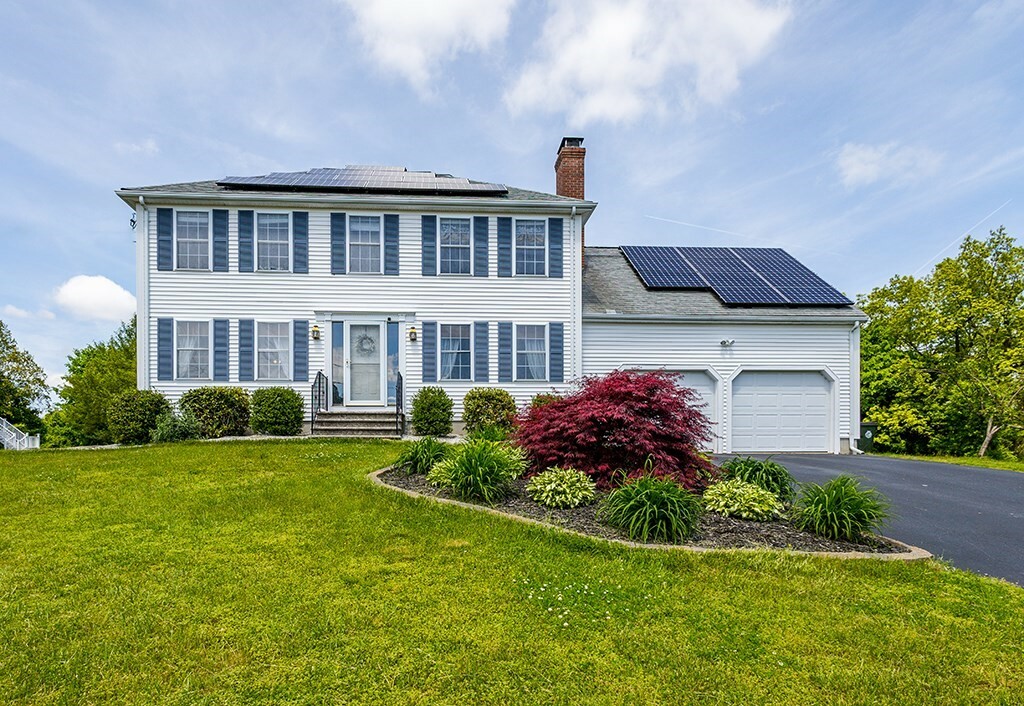Property Photo: 6 Fleuette Dr MA 02019