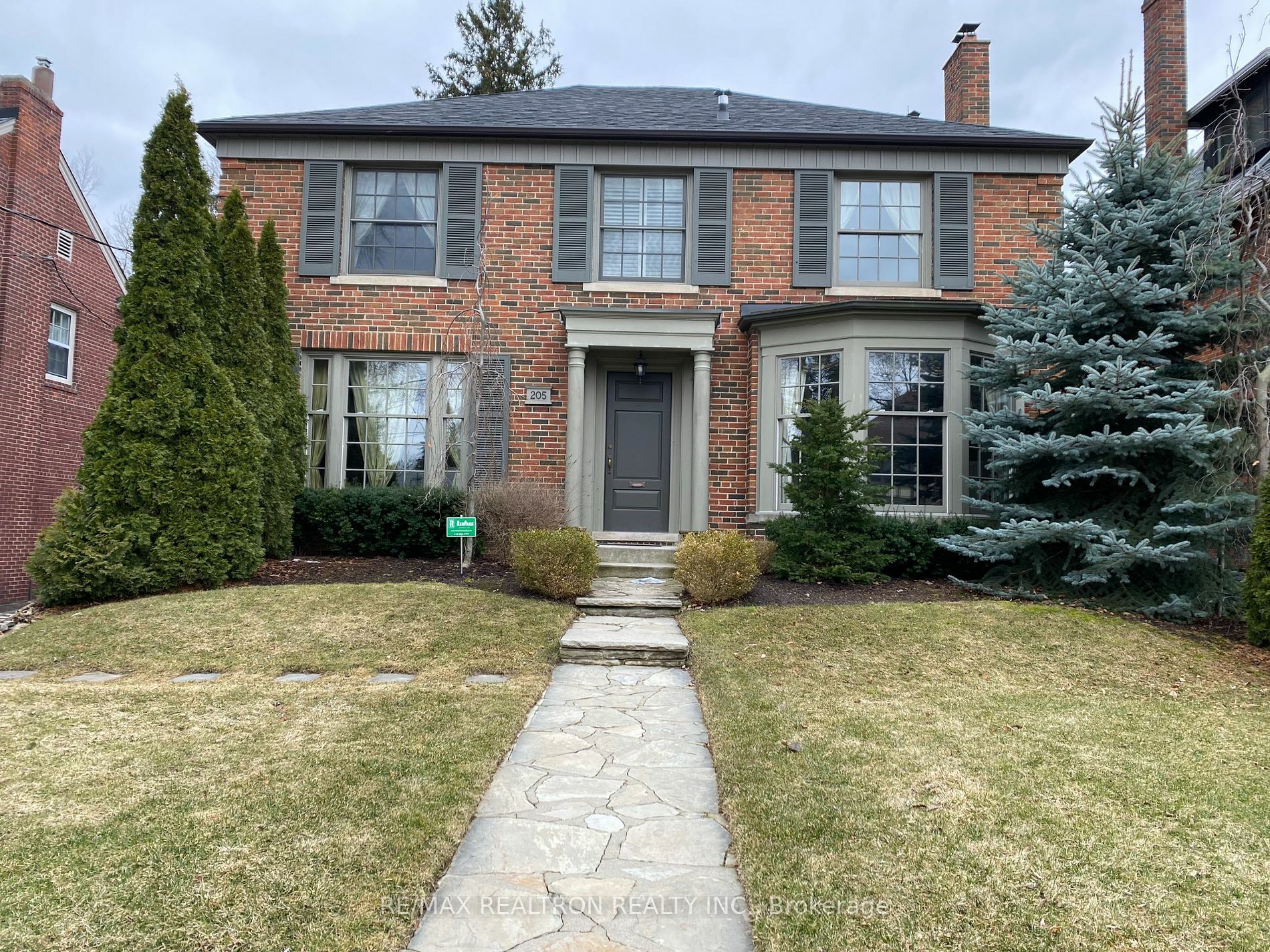 Property Photo:  205 Cortleigh Blvd  ON M5N 1P6 