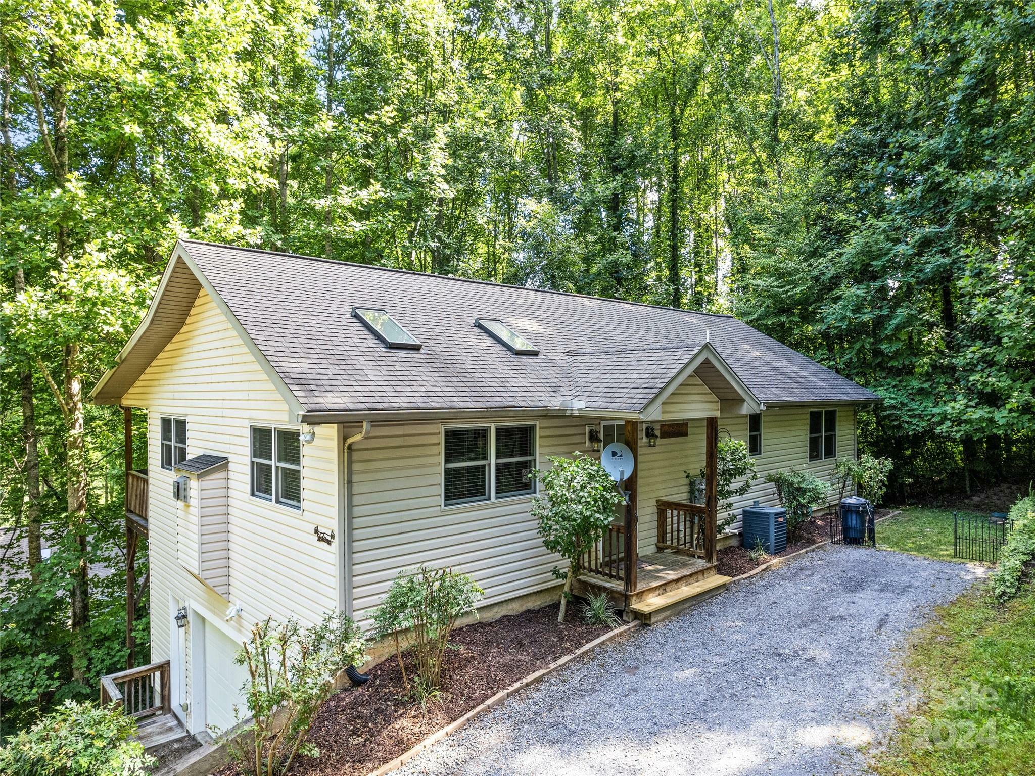 Property Photo:  7 Eldorado Trail  NC 28786 