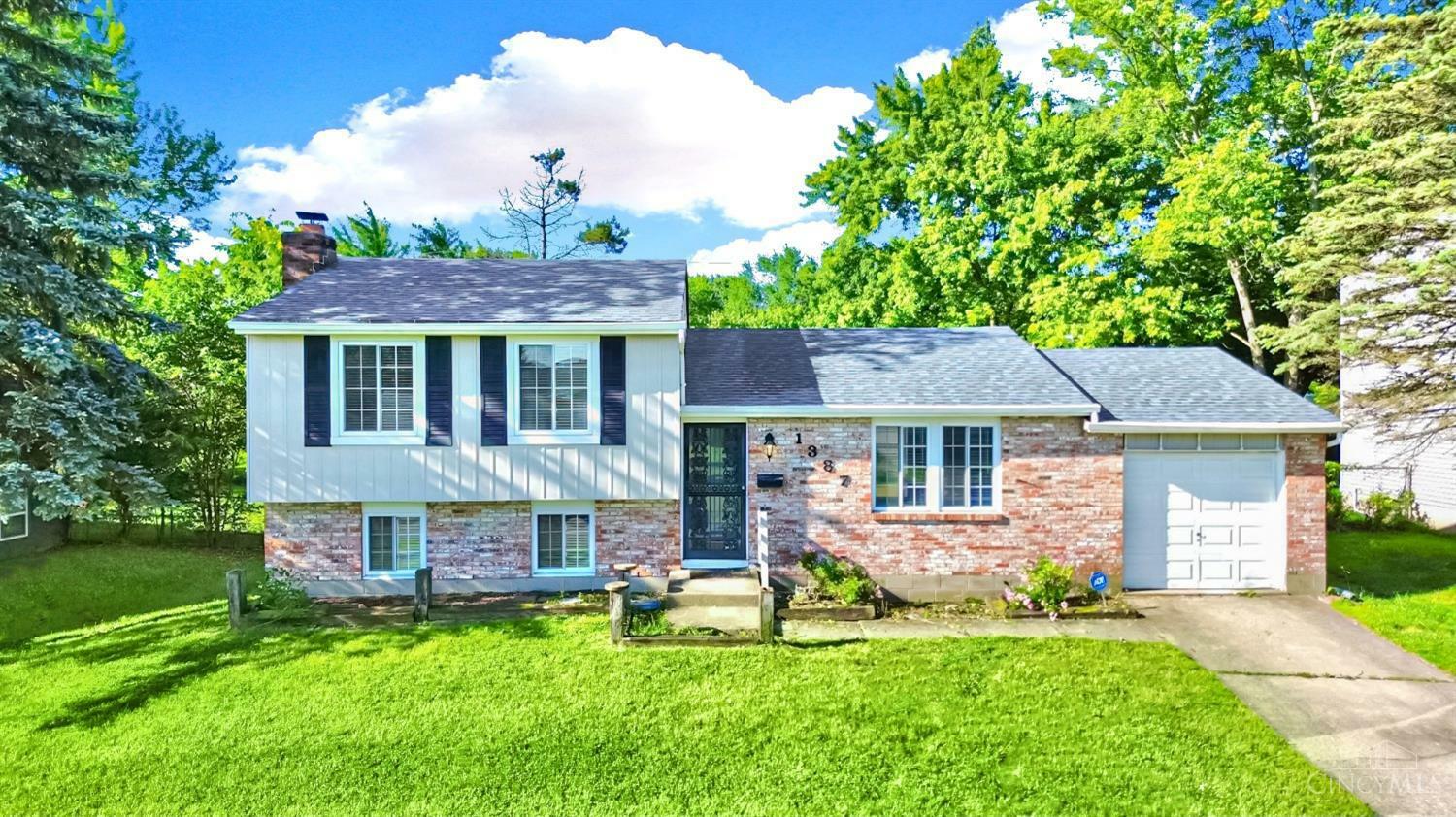 Property Photo:  1387 Keyridge Drive  OH 45240 