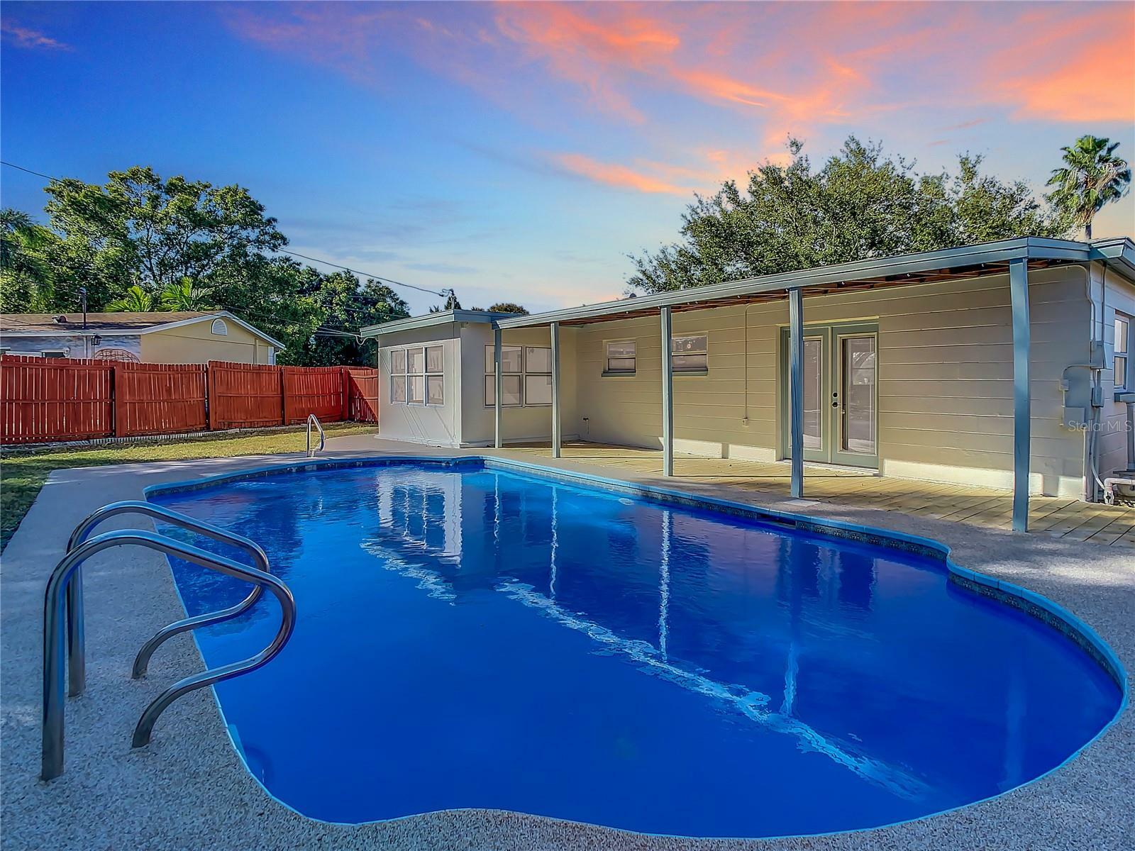 Property Photo: 1820 70th Circle N FL 33702