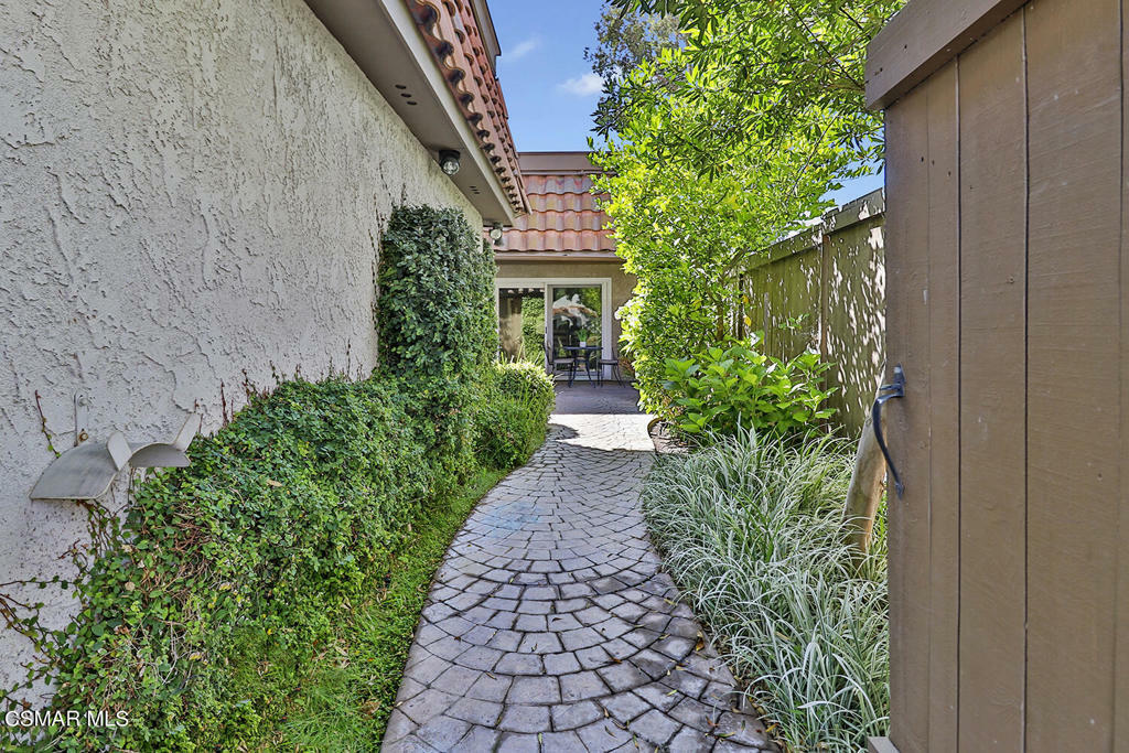 Property Photo:  2846 Lakeridge Lane  CA 91361 