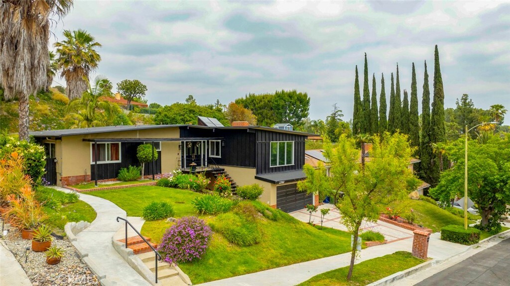 Property Photo:  22061 Londelius Street  CA 91304 