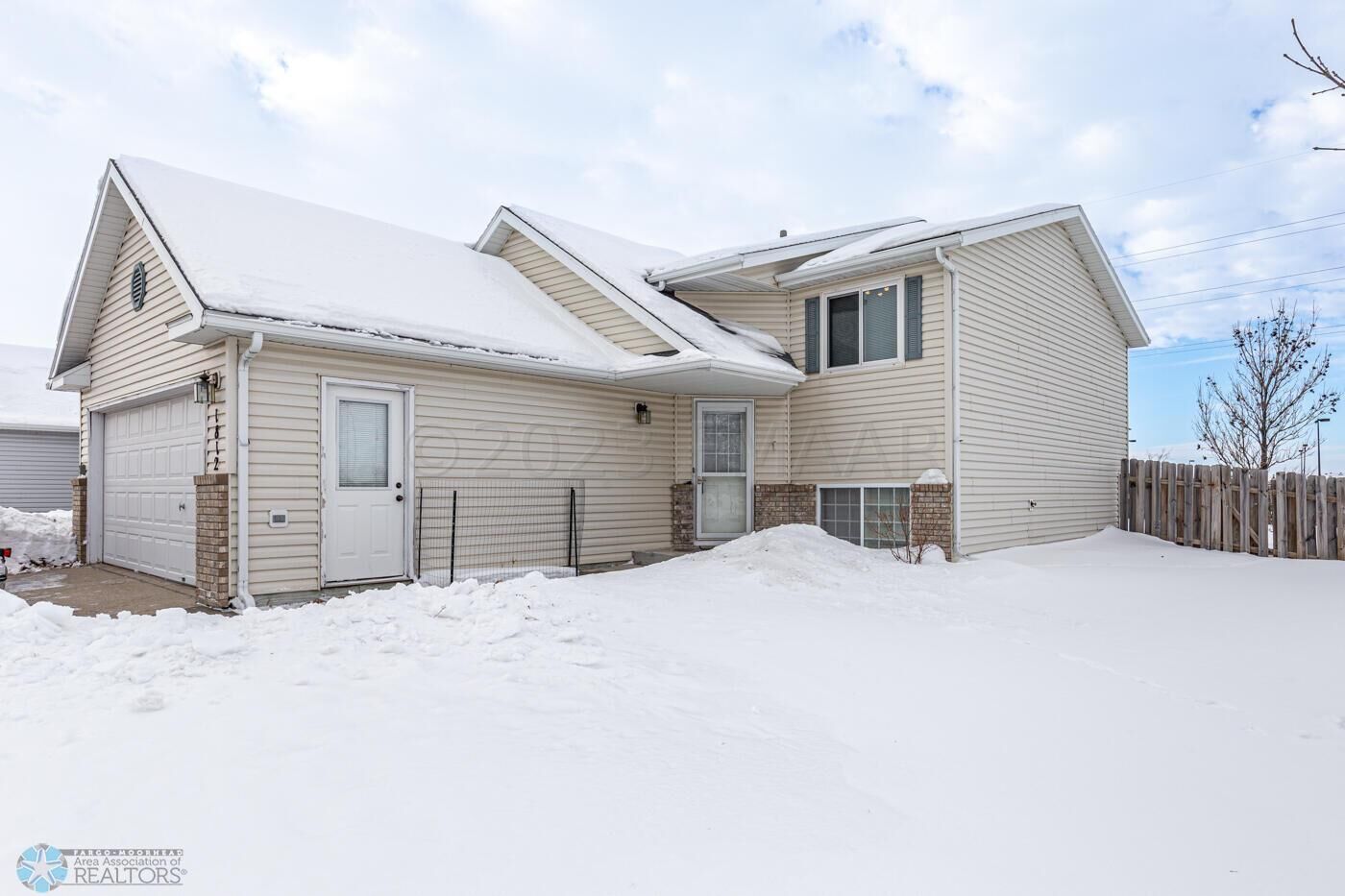 Property Photo:  1812 Huntington Court  ND 58078 