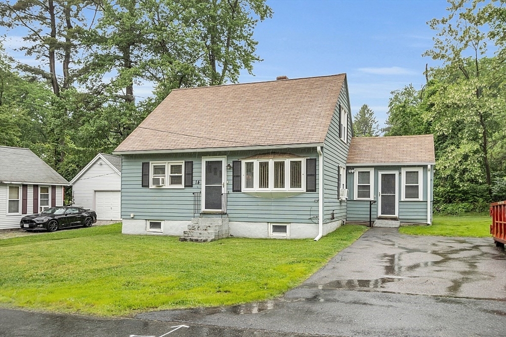 Property Photo: 14 Lakeview Avnue MA 01462