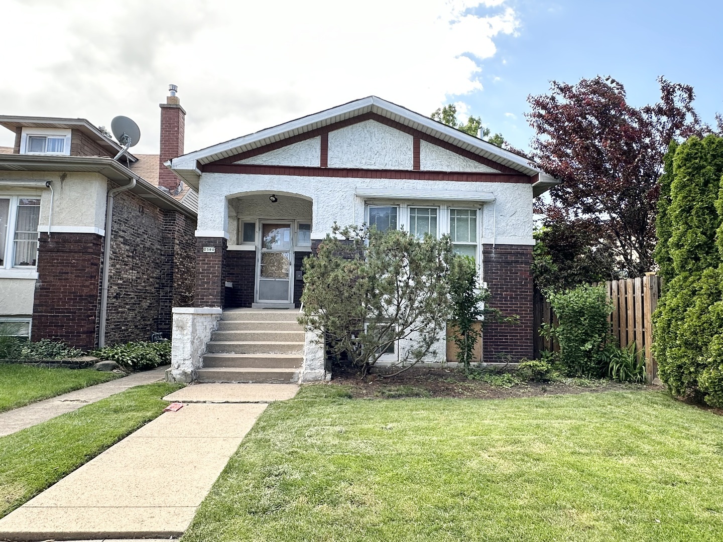 Property Photo:  2504 S 61st Avenue  IL 60804 